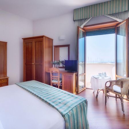 Astura Palace Hotel Nettuno Eksteriør bilde