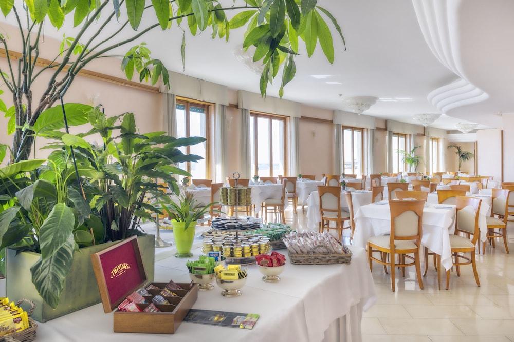 Astura Palace Hotel Nettuno Eksteriør bilde