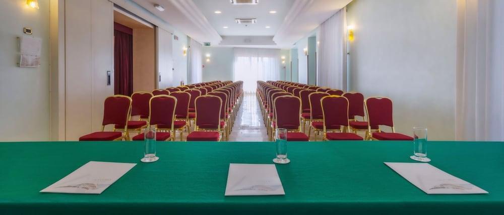 Astura Palace Hotel Nettuno Eksteriør bilde